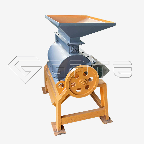 Urea crusher for fertilizer industry
