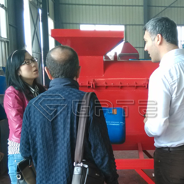 Turkish customers visit the fertilizer crusher manufacturer Manfacturer