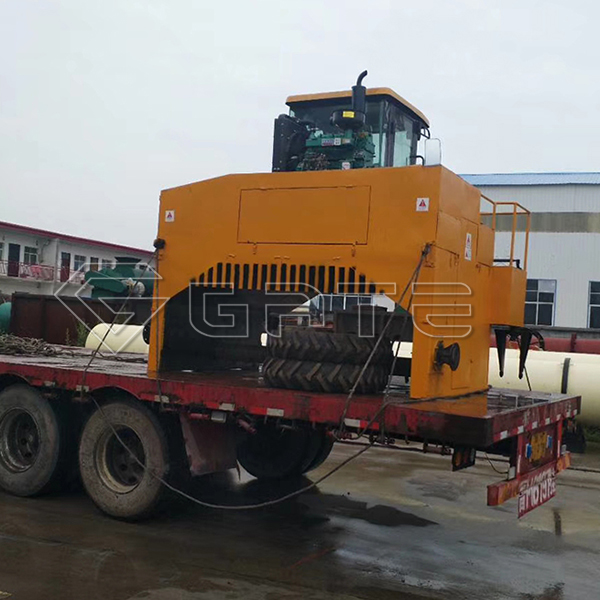 GATE Crawler Type Compost Turner for organic fertilizer shipped for Indonesia’s customer Manfacturer