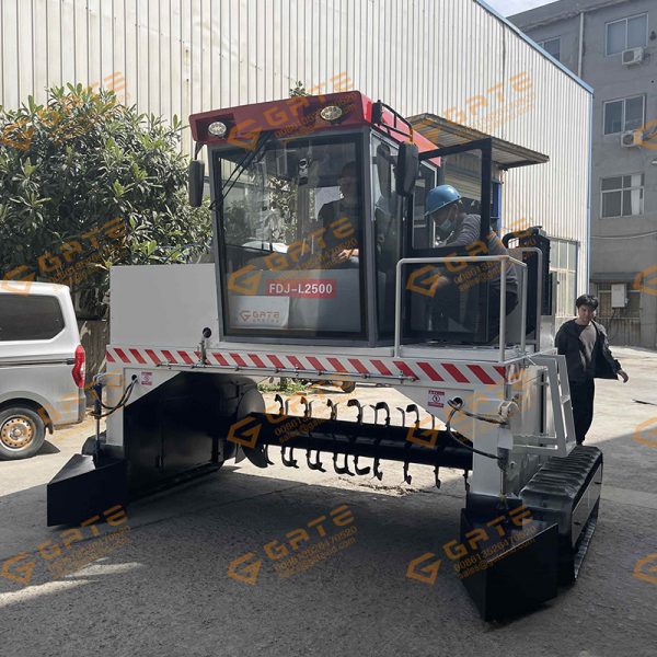 Environmentally-friendly and Efficient Crawler Type Compost Turner